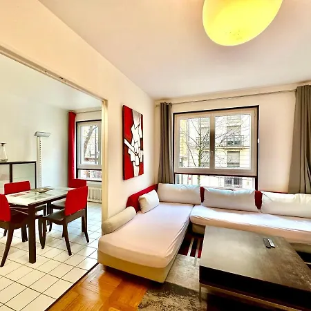 Trocadero Eiffel Tower Arc De Triomphe Appartement